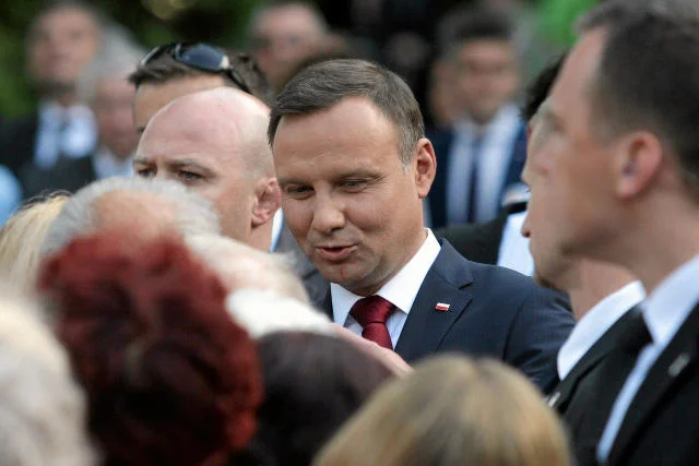 Andrzej Duda naprawdę wierzy w "dobrą zmianę" albo chce do niej przekonać społeczeństwo. Prosi, by nie słuchać kłamstw na swój temat.