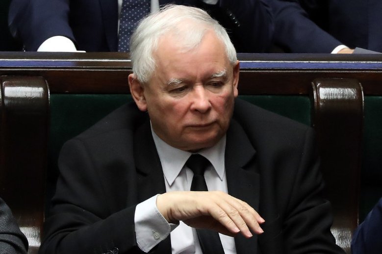 Kaczyński przez lata mówił o nepotyzmie, korupcji i kolesiostwie. Teraz te słowa biją bezpośrednio w PiS.