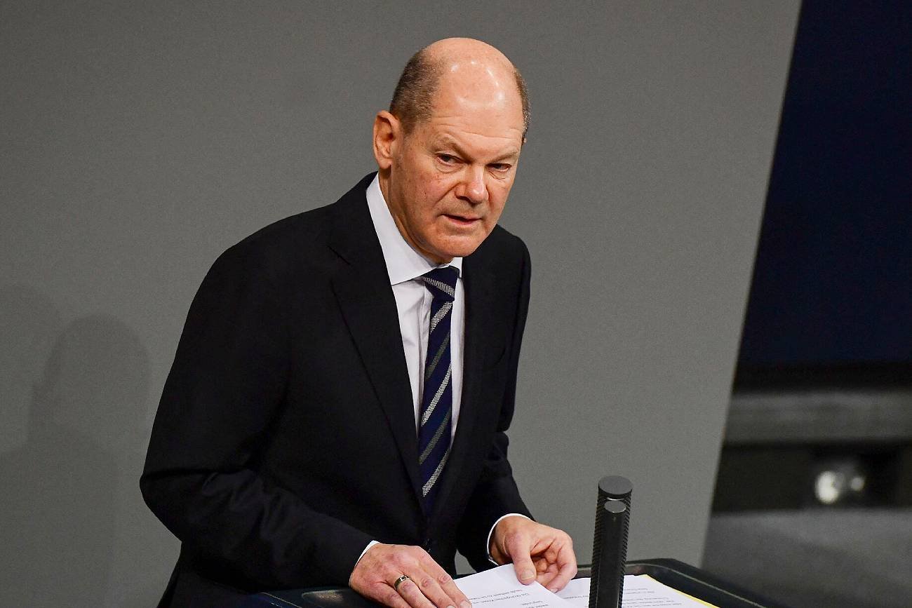 Kanclerz Niemiec Olaf Scholz podczas wystąpienia w Bundestagu ostrzegł Rosję przed atakiem na Ukrainę. Kanclerz Niemiec Olaf Scholz podczas wystąpienia w Bundestagu ostrzegł Rosję przed atakiem na Ukrainę.
