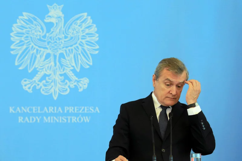 Robert Mazurek przeprasza ministra Glińskiego tak, że ten pewnie już tego żałuje.