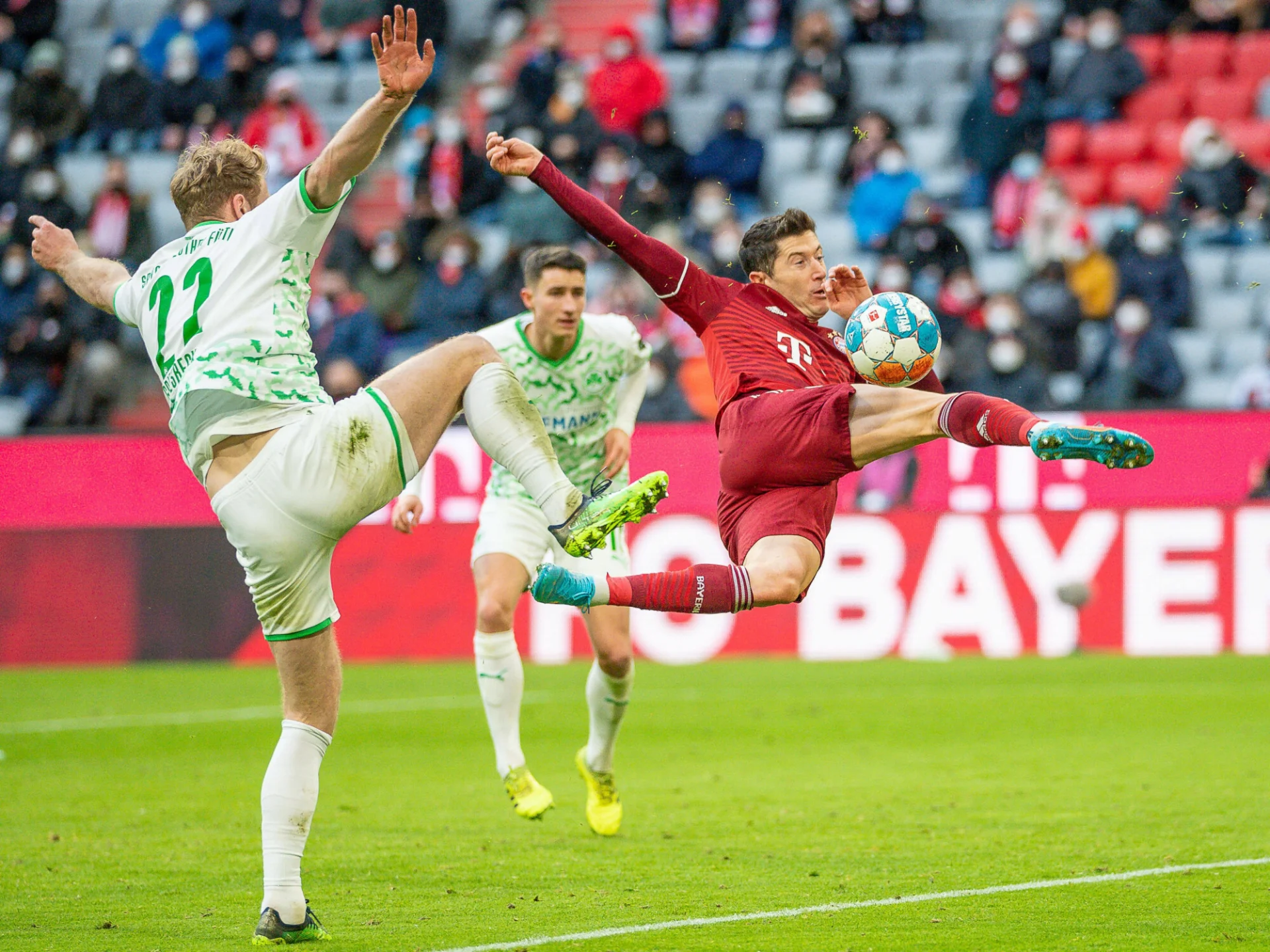 Robert Lewandowski już dziewięć razy wpisywał się na listę strzelców w 2022 roku