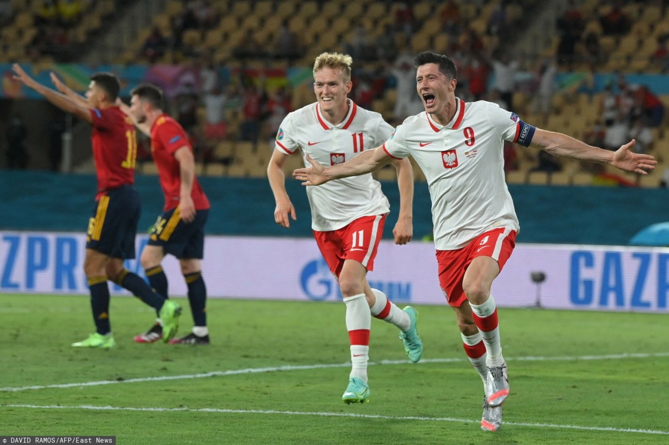 Robert Lewandowski w drugiej połowie strzelił bramkę Hiszpanom, która dała nam cenny punkt