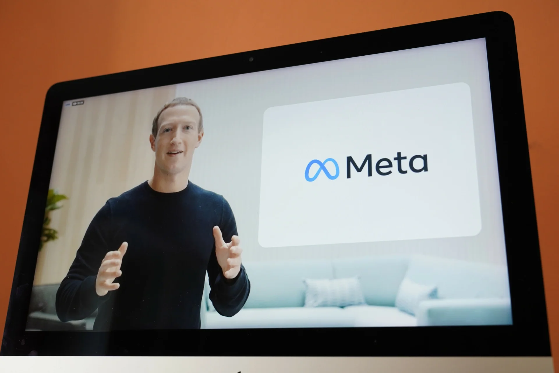Facebook zmienia nazwę na Meta.