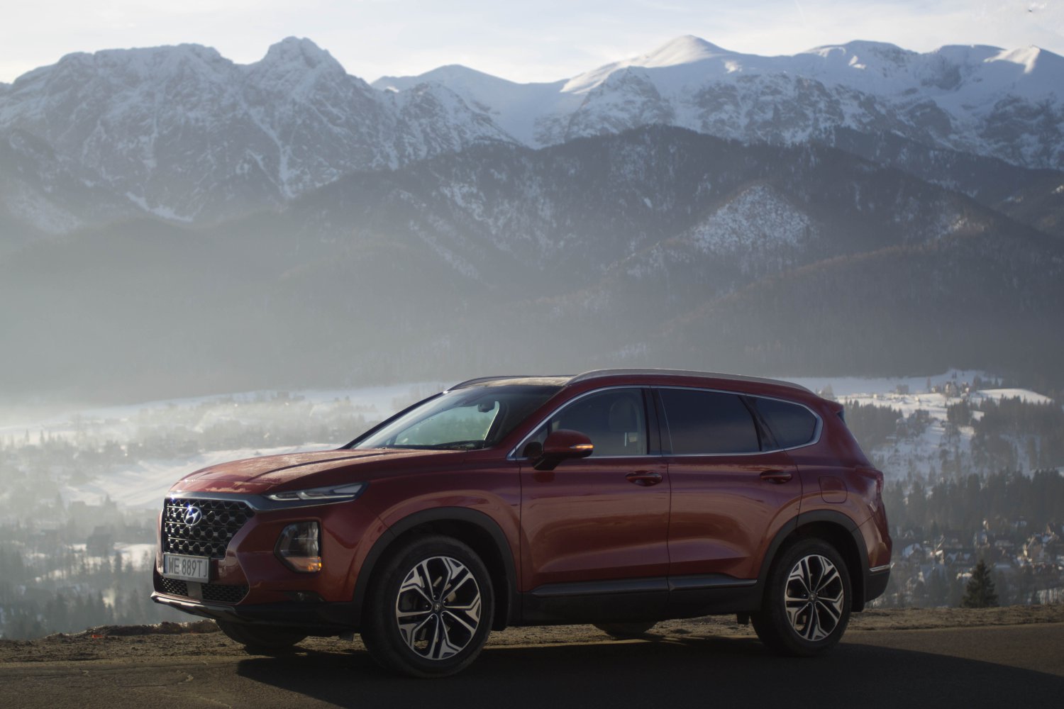 Hyundai Santa Fe najlepiej czuje się w trasie.