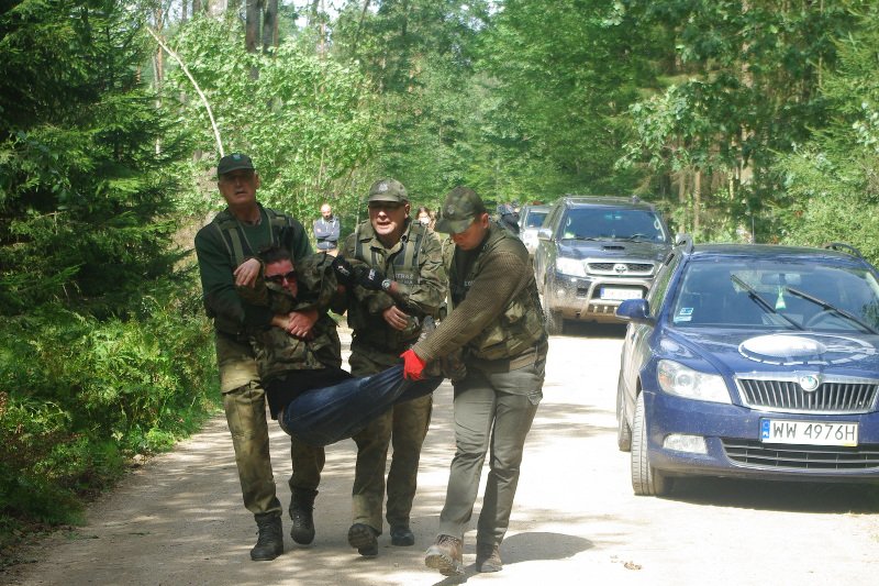 Trzy miesiące po rozpoczęciu protestów w Puszczy Białowieskiej. Ekolodzy wynoszeni są siłą.