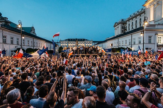 Opozycja musi się uwolnić z romantycznej PiSowskiej narracji.