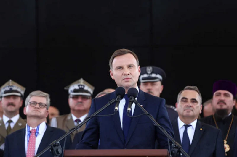 Propozycja Dydy spodobała się wyborcom. Chcą drugiego referendum.