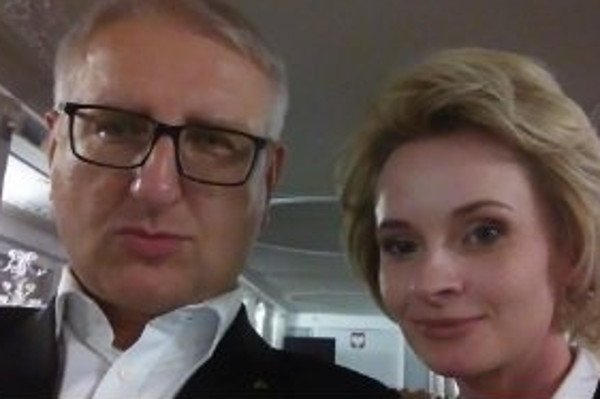 Izabela Pek wciąż na Twitterze wspomina swój związek z posłem PiS Stanisławem Piętą.