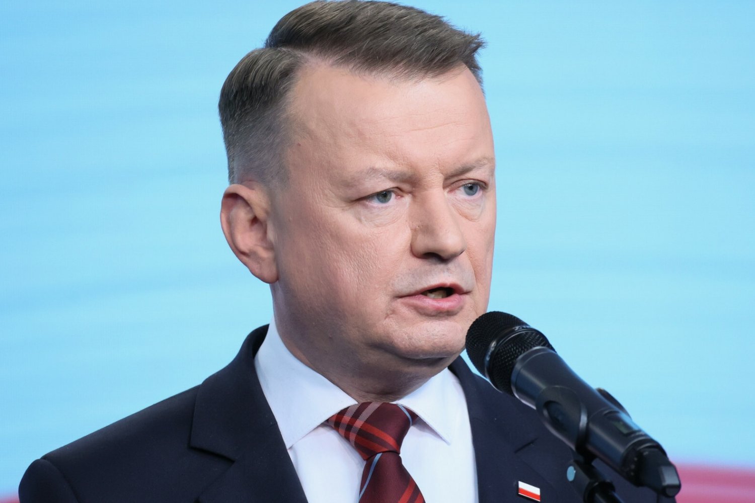 "Niech Pan uderzy pięścią w stół". Błaszczak apeluje do szefa MON.