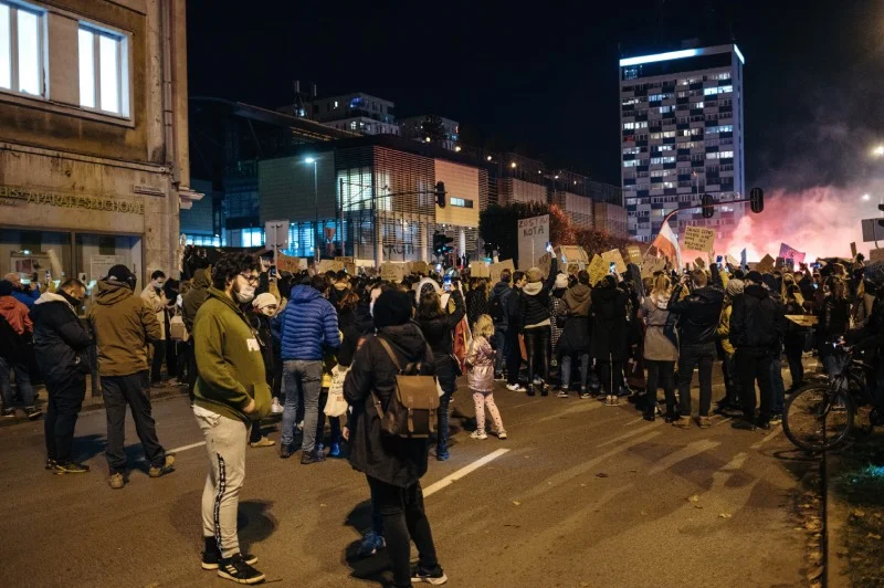 Poboży przekonuje, że protesty są ogniskiem koronawirusa. Strajk Kobiet a koronawirus. Wpis Błażeja Pobożego.