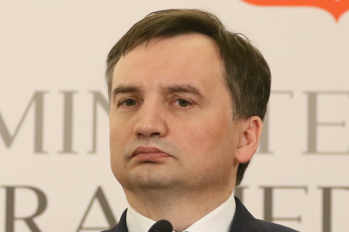 Krzysztof Brejza zapytał Zbigniewa Ziobrę o międzynarodowy zespół ekspertów, który miał powstać w związku z wyjaśnianiem przyczyn katastrofy smoleńskiej. Odpowiedź, jaką dostał z Prokuratury Krajowej, daje do myślenia.