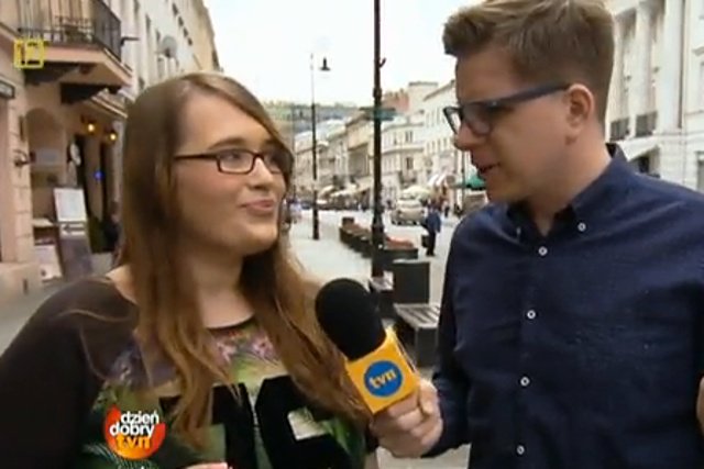 Filip Chajzer chciał się przekonać, czy młodzi Polacy rozpoznają symbol SS