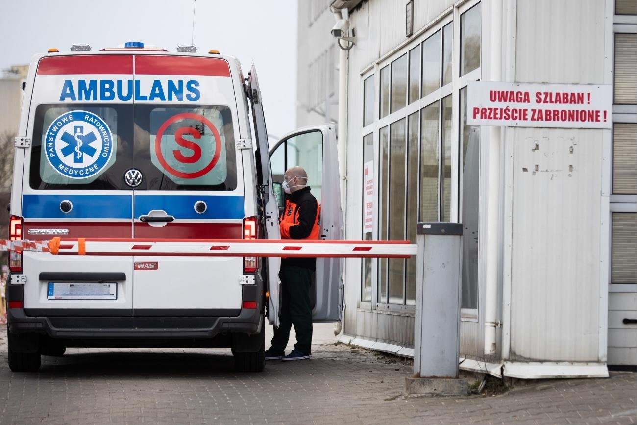 Seniorzy znaleźli "białe grzyby" na łące. Tragedia w Olsztynie
