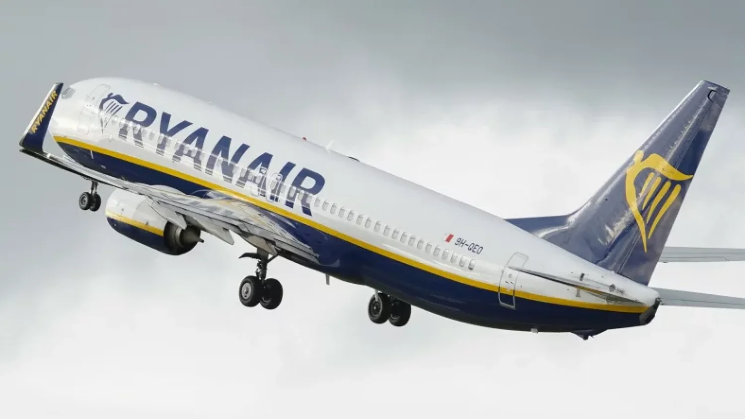 Ryanair ze Szczecina omal nie zderzył się z helikopterem