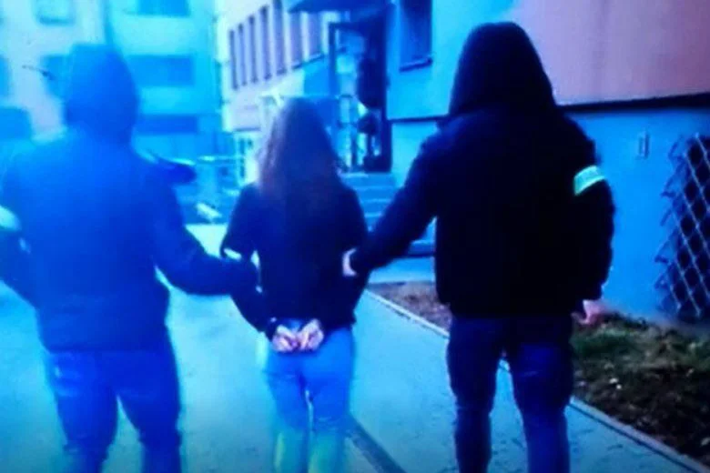 19-latka w śląskich Bobrownikach zadźgała nożem ojczyma, bo zabrał jej telefon komórkowy.