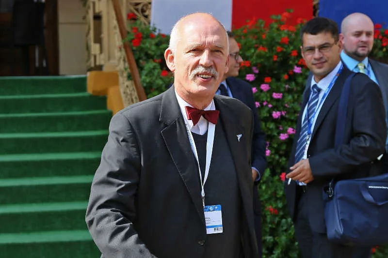 Janusz Korwin-Mikke obwinia Polskę za wybuch wojny na Ukrainie.