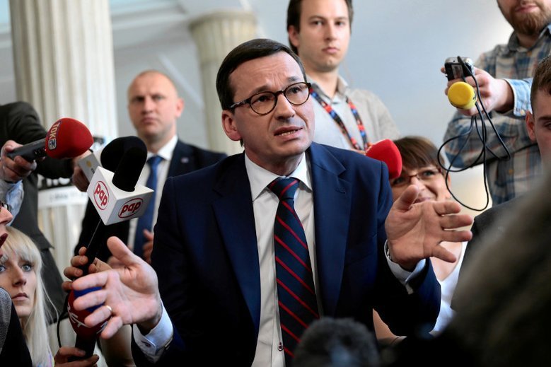 Rząd PiS triumfuje po piątkowym głosowaniu, jednak zdaniem komentatorów ustawa o cenach prądu wcale nie jest korzystna dla Polaków.