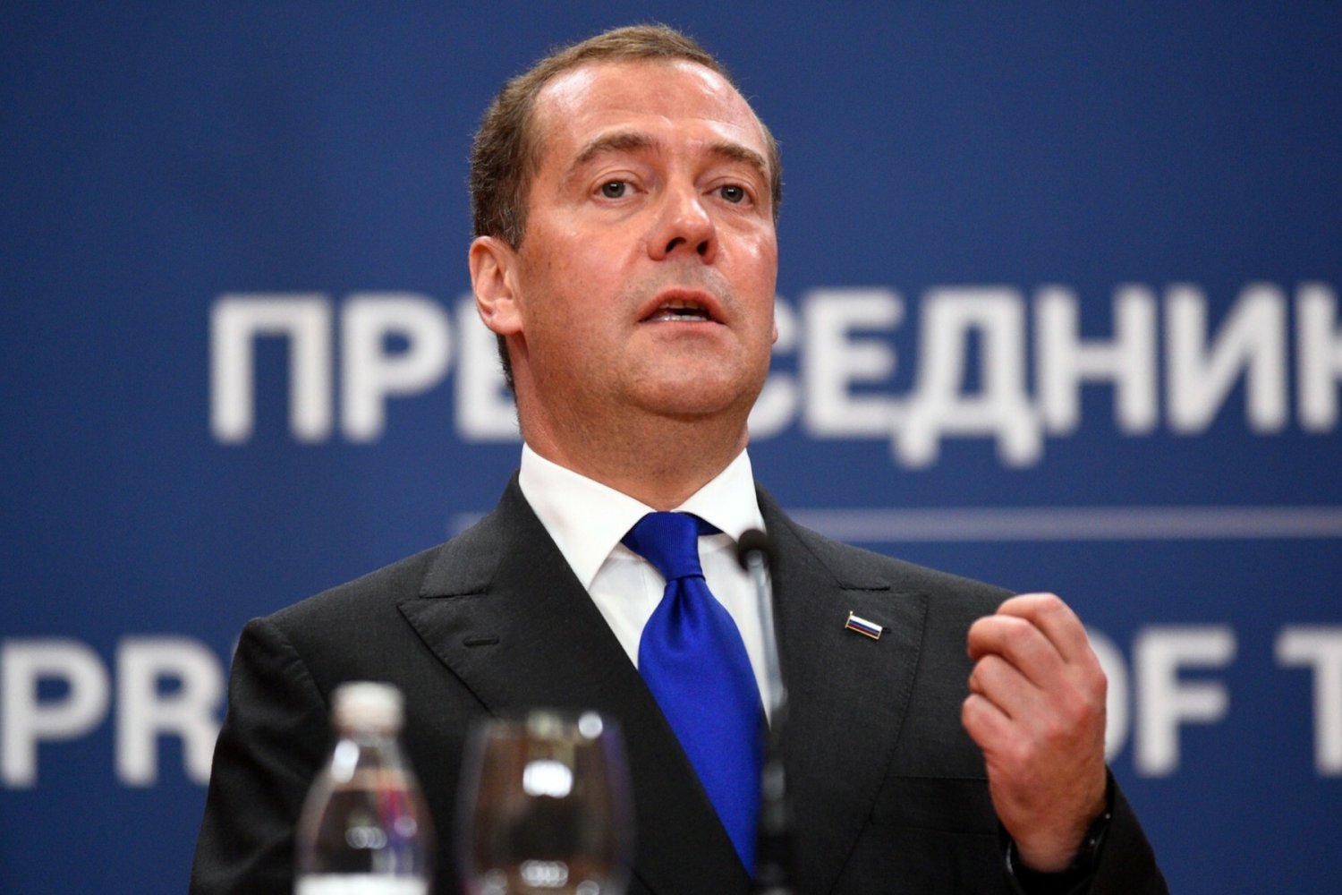 Dmitrij Miedwiediew pochwalił premiera Węgier za sprzeciw wobec embarga na rosyjskie surowce.