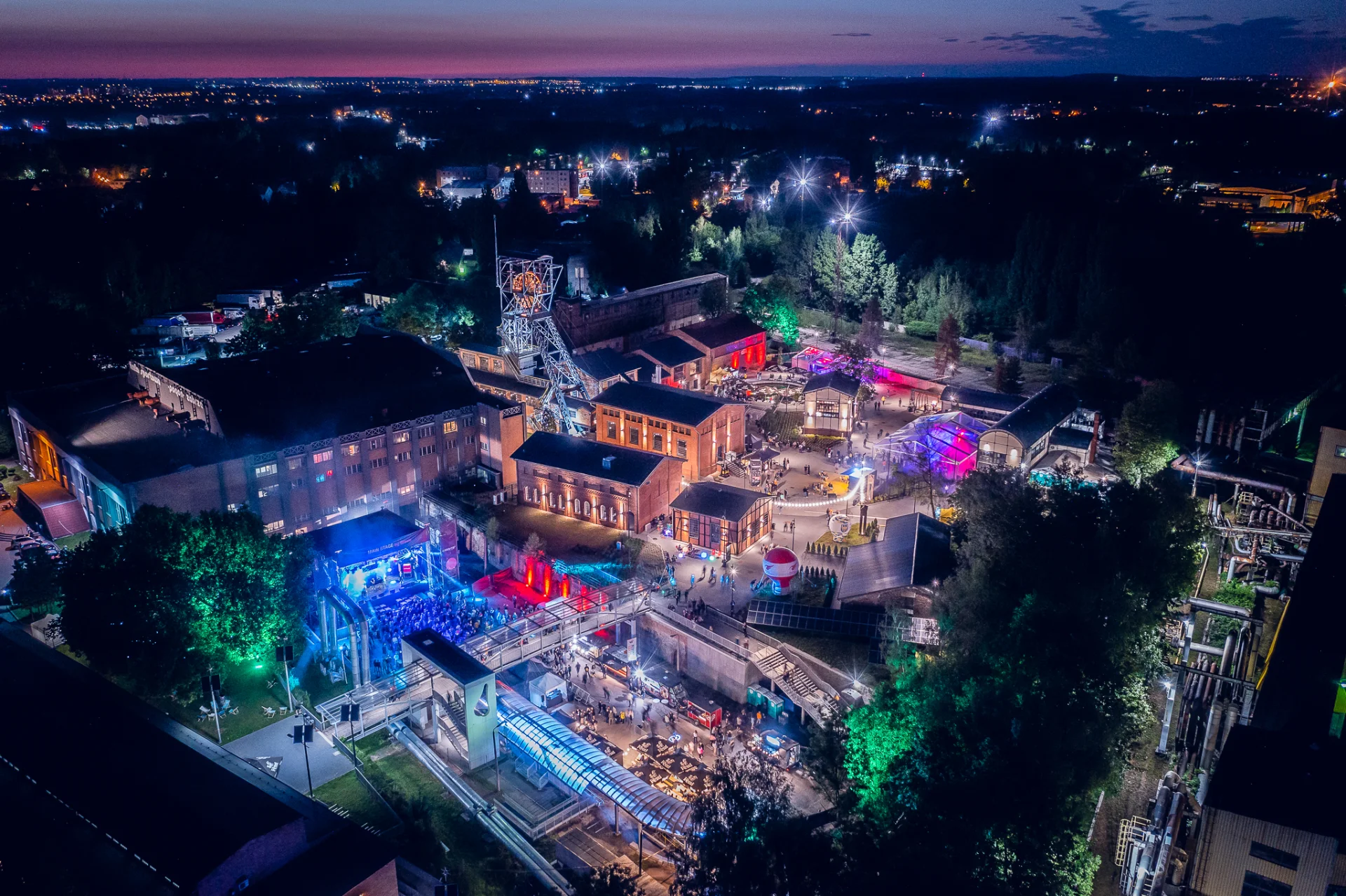 CARBON Silesia Festival 2024, czwarta edycja wielkiego święta muzyki elektronicznej, odbędzie się 14 i 15 czerwca 2024 roku na terenie zabytkowej Sztolni Królowa Luiza w Zabrzu.