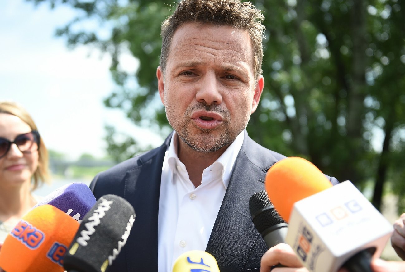 Rafał Trzaskowski powiedział, ile zarabia. Za wysoką pensją stoi... PiS