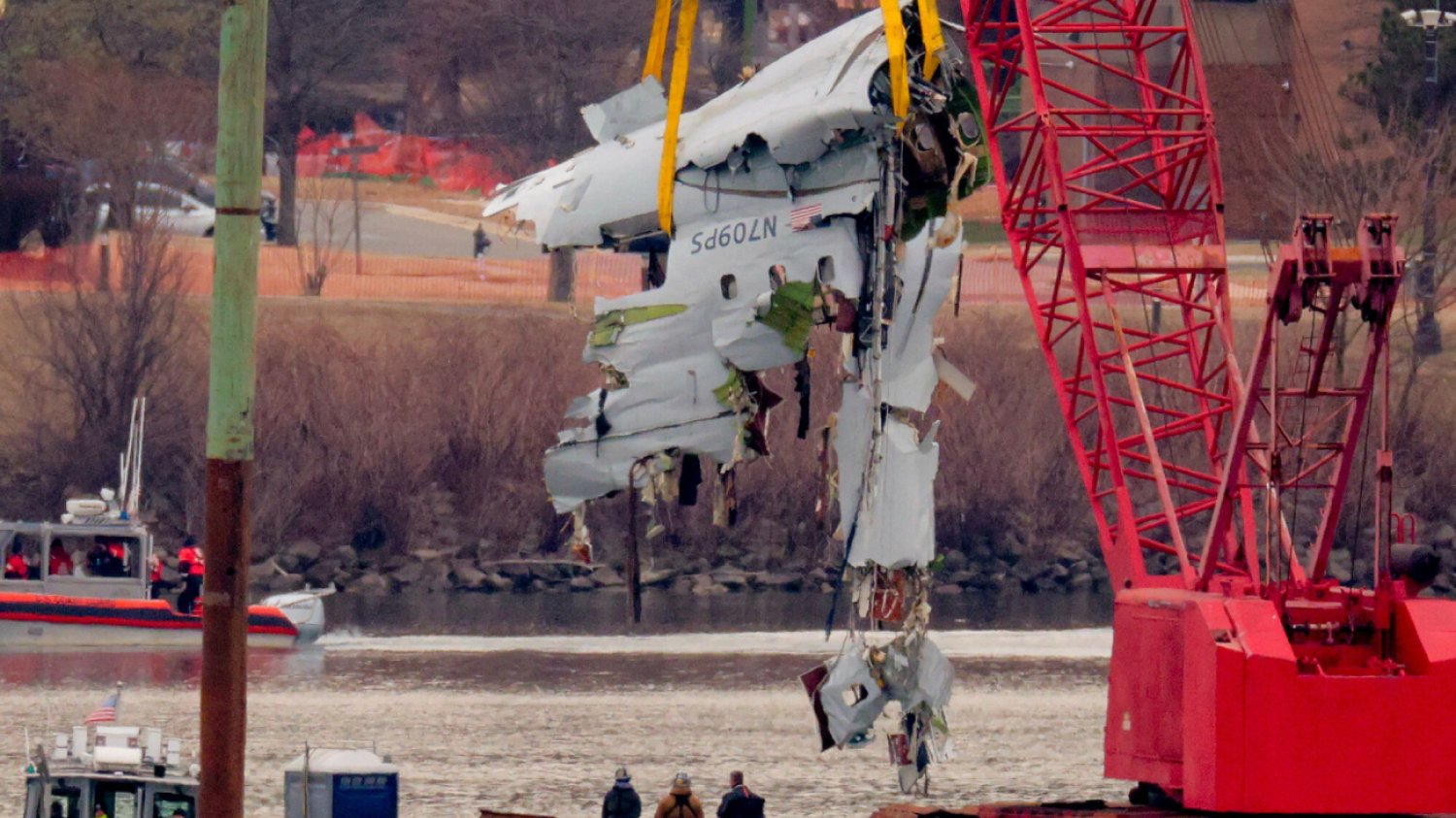 Wraca sprawa katastrofy lotniczej w USA. Nowy raport wskazuje na błędy pilotki Black Hawka Katastrofa lotnicza w USA. Nowy raport ujawnia błędy pilotki Black Hawka.