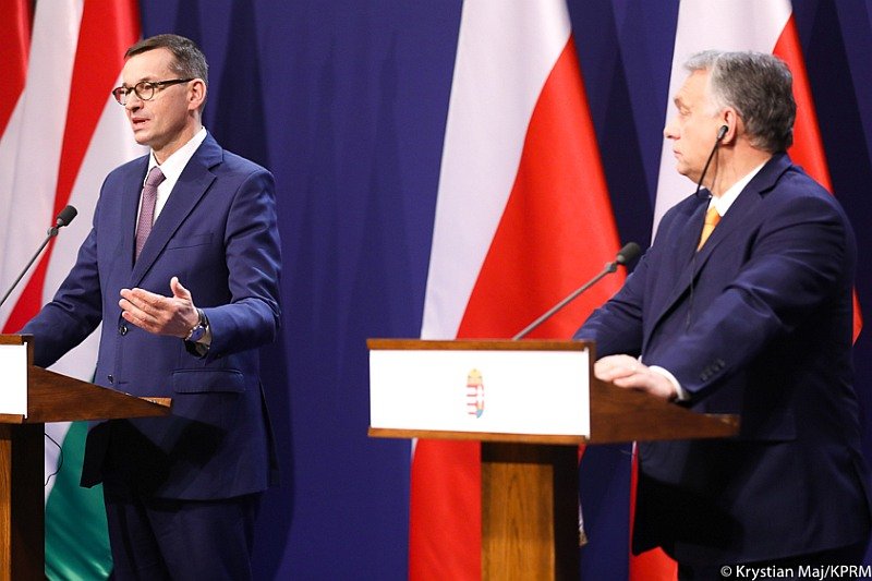 Polska i Węgry podpisały w Budapeszcie wspólne oświadczenie ws. weta do unijnego budżetu.