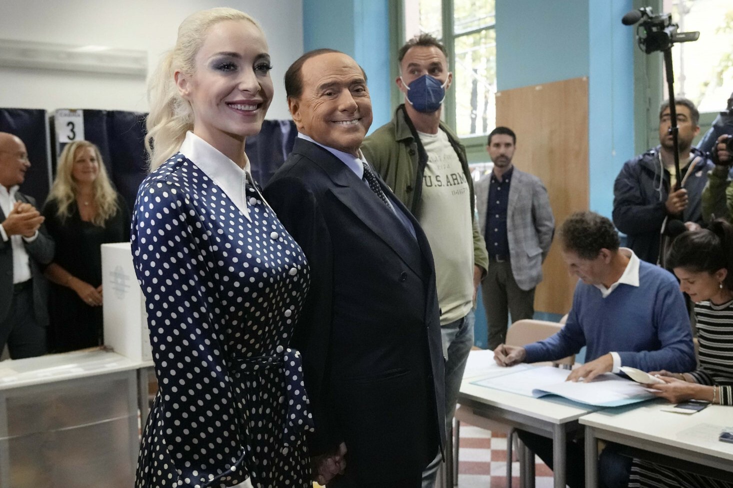 Silvio Berlusconi i jego dziewczyna.