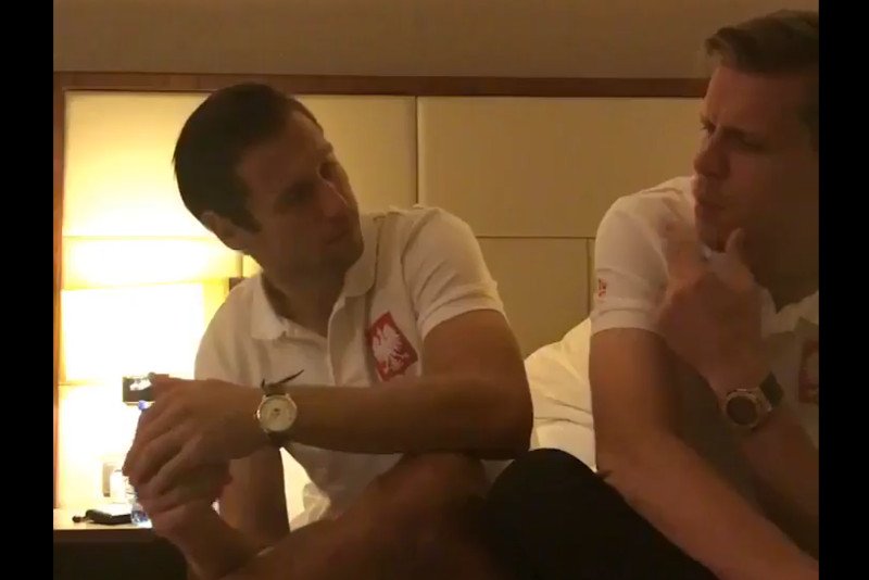 Krychowiak i Szczęsny ten film musieli nagrać jeszcze przed meczem z Czarnogórą. I całe szczęście, że tuż po meczu mogli go zamieścić na Twitterze.