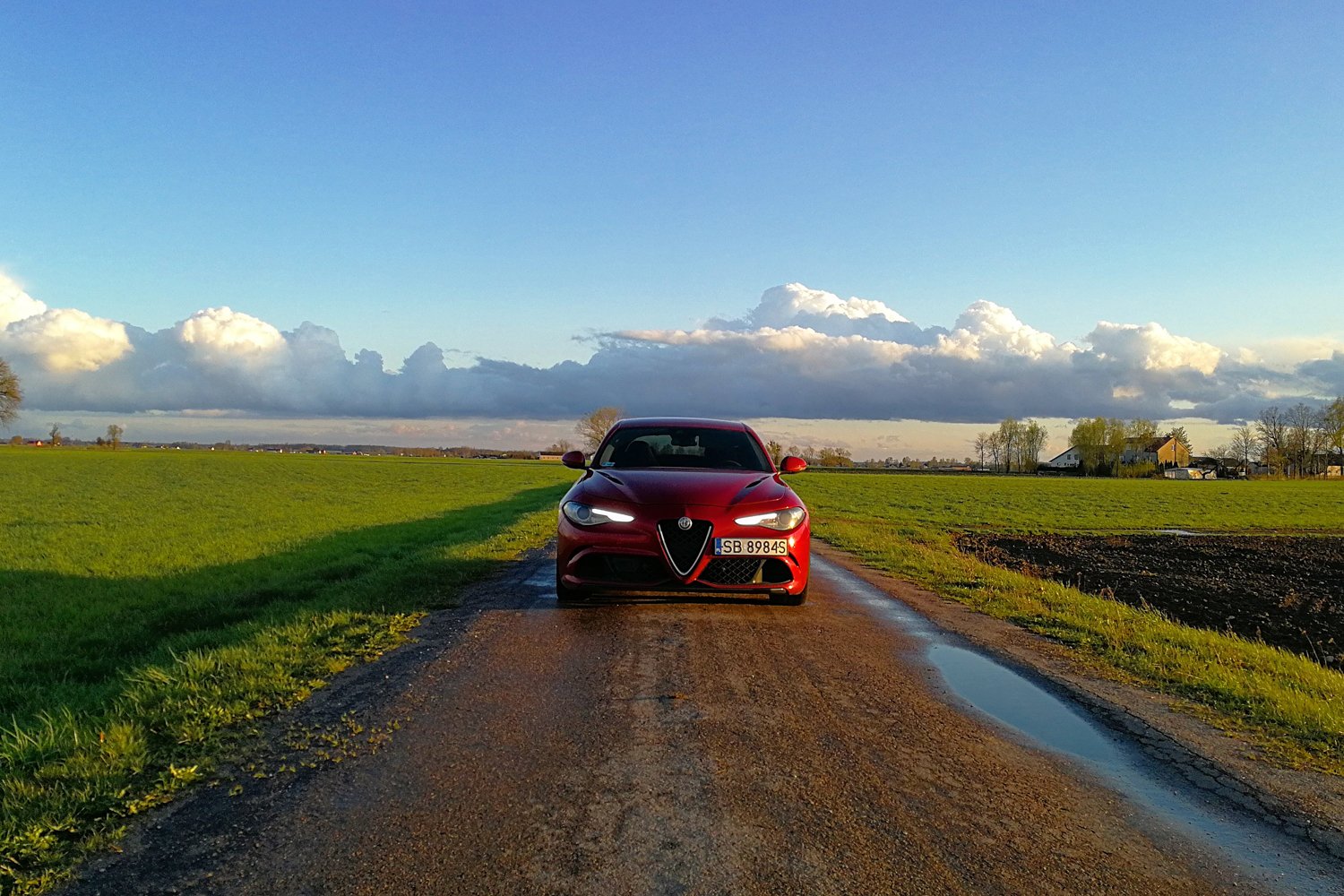 Alfa Romeo Giulia Quadrifoglio to skrajnie sportowy sedan.