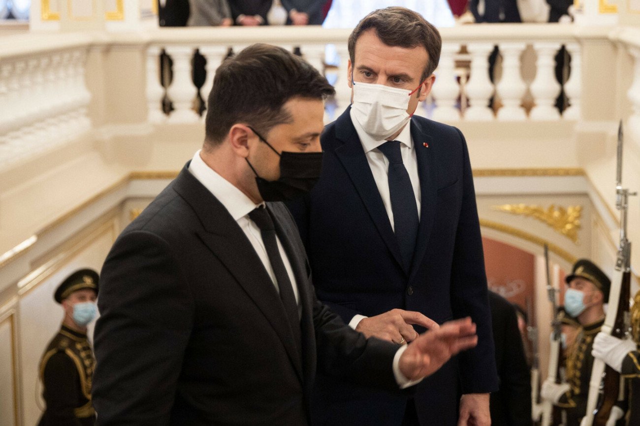 Zełenski ujawnił jakie naciski miał stosować Macron.