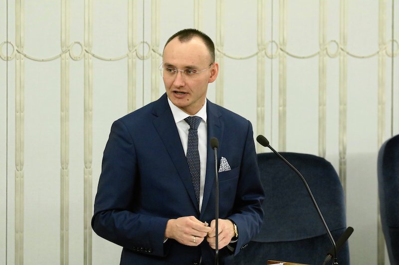 Rzecznik Praw Dziecka Mikołaj Pawlak skrytykował materiały TVP o synu Adama Bodnara.