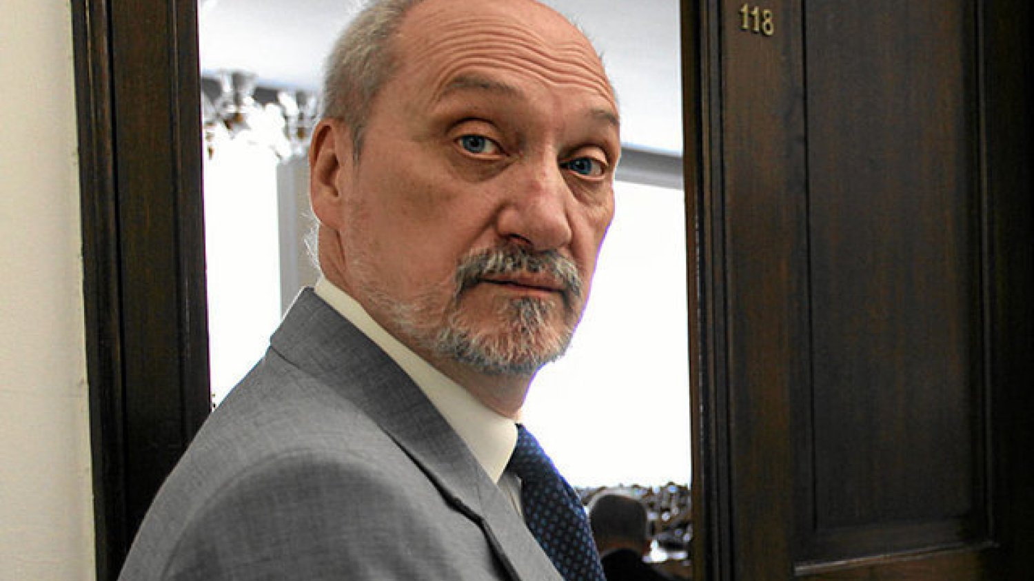 Zagraniczne media o Antonim Macierewiczu. "Czy jest podwójnym, rosyjskim agentem?" – pyta Daily Beast.