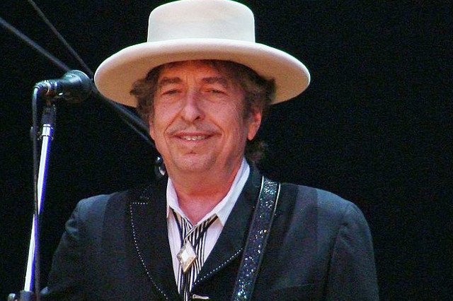 Bob Dylan wreszcie z nagrodą Nobla.