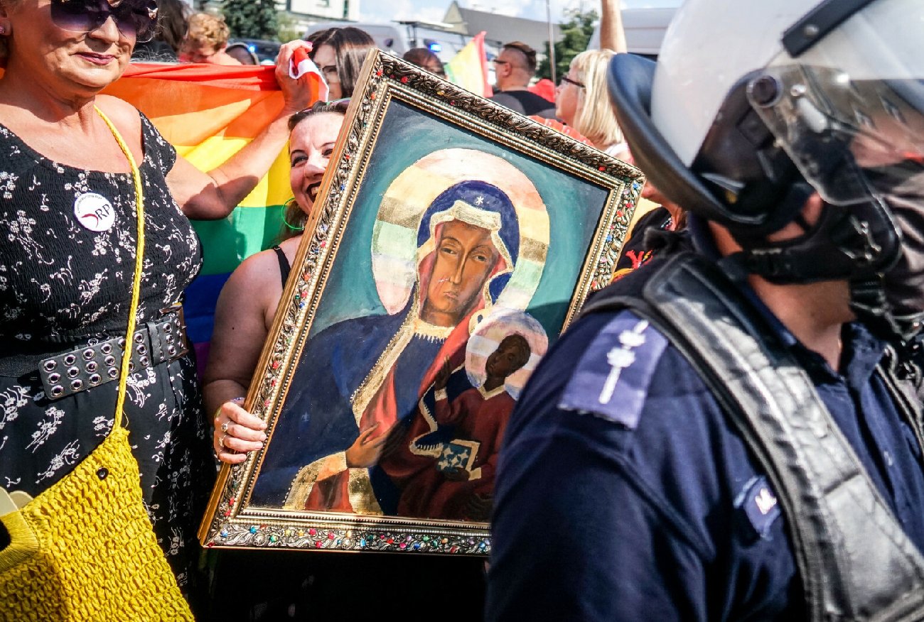 "Spektakularna klęska Ordo Iuris". Jest wyrok ws. Matki Boskiej z bananem.