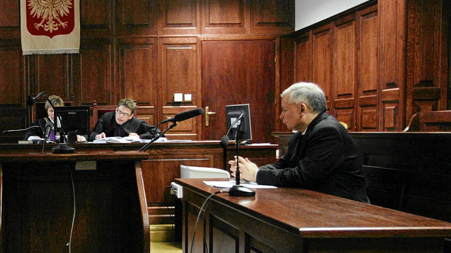 Czy Jarosław Kaczyński mógł się dopuścić przestępstwa, gdy kazał Markowi Kuchcińskiemu przekazać, że "daje godzinę na zmianę decyzji" Andrzejowi Dudzie?