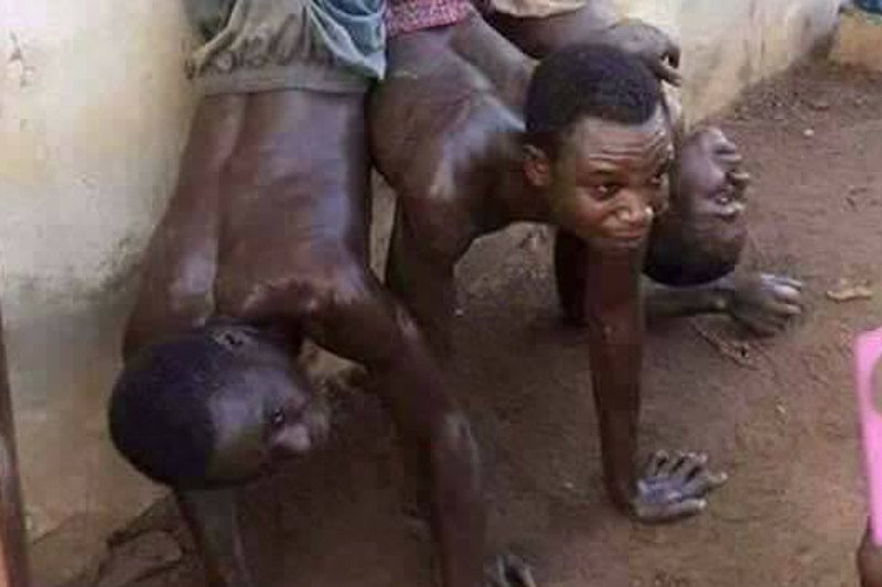 Młodzi mężczyźni są sprzedawani na libijskich targach po kilkaset euro. Są przetrzymywani w nieludzkich warunkach i bici. Kobiety są gwałcone.