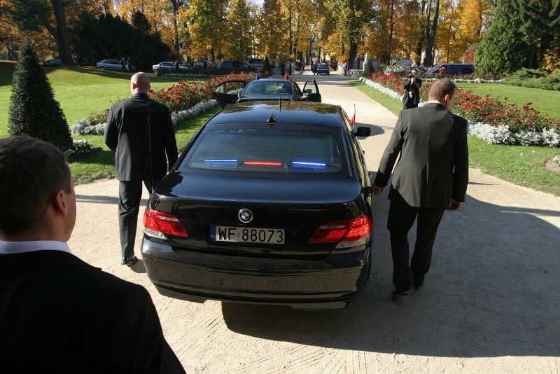 Funkcjonariusze Biura Ochrony Rządu są wysoko oceniani za swój profesjonalizm, ale ich praca jest bardzo wymagająca.