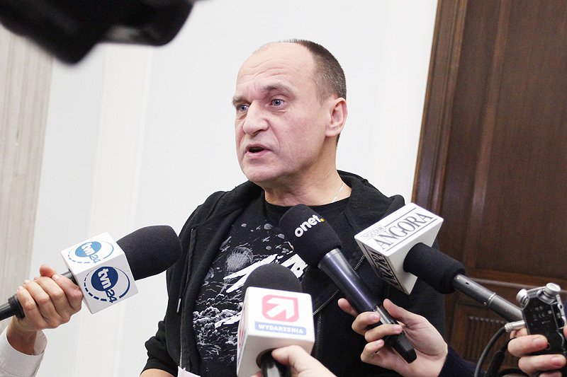Paweł Kukiz zaostrza retoryką wobec PiS.