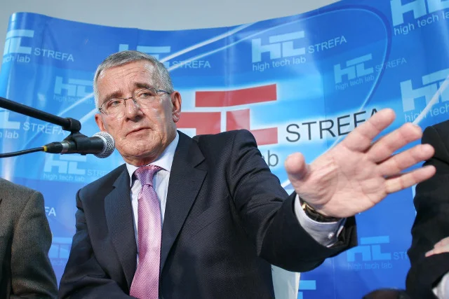 Andrzej Czernecki, przed śmiercią oddał kilkaset milionów złotych własnej fundacji wspierającej utalentowane dzieci z terenów wiejskich
