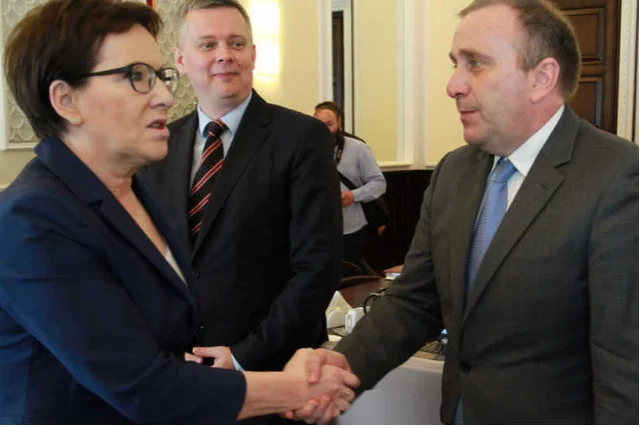 Schetyna stanie do walki o przywództwo w partii?