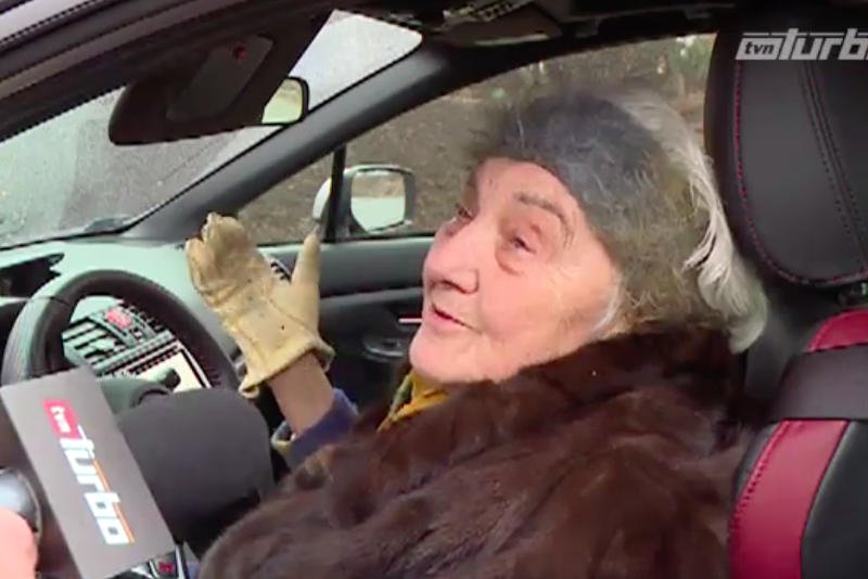 Pani Michalina nie lubi cichych i słabych samochodów.