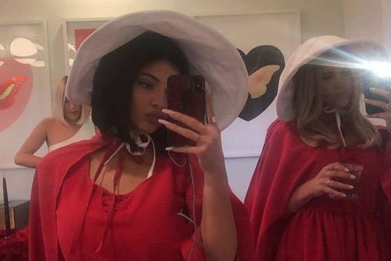 Jenner pochwaliła się zdjęciami z imprezy na swoim InstaStory.