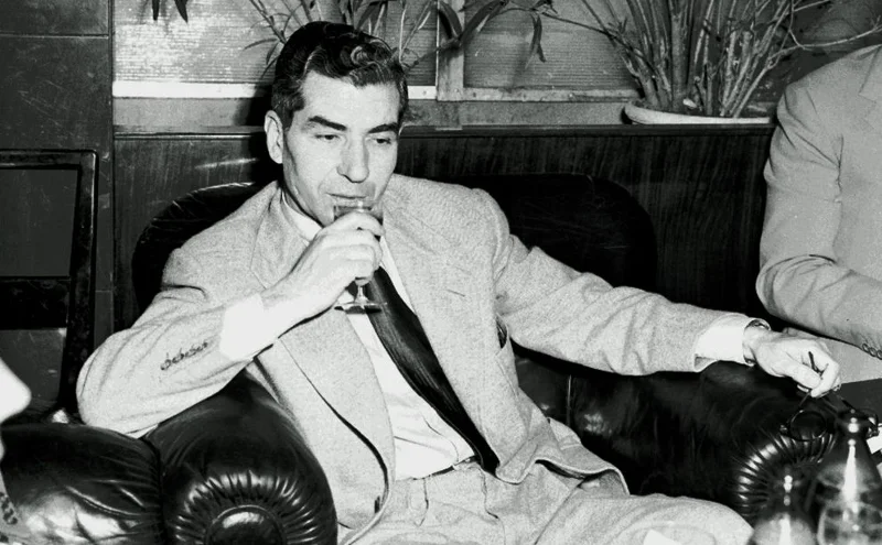 Charles „Lucky” Luciano - amerykański gangster pochodzenia włoskiego, twórca "nowej mafii" w USA tzw. Narodowego Syndykatu