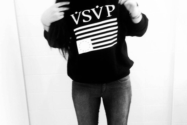 Streetwear pełną gębą, lansowany przez A$APA Rocky'ego.