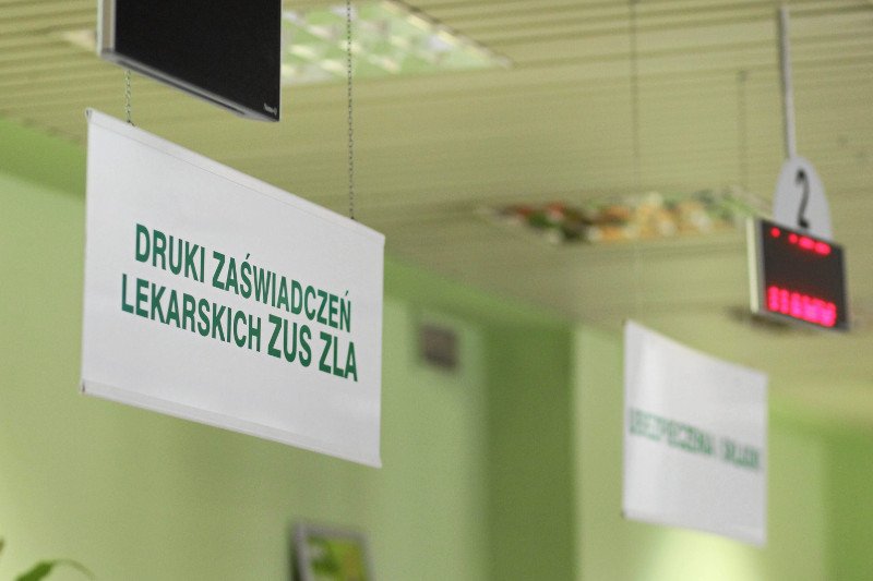 ędziowie Trybunału mogą sobie iść na zagadkowe zwolnienie, im ZUS raczej nic nie zrobi. Ty lepiej tego nie próbuj