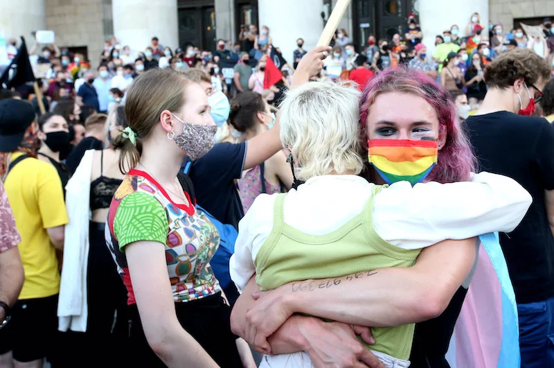 Jak osoby heteroseksualne mogą pomóc ludziom LGBT po aresztowaniu Margot? Zapytaliśmy. Jak osoby heteroseksualne mogą pomóc ludziom LGBT po aresztowaniu Margot? Zapytaliśmy.