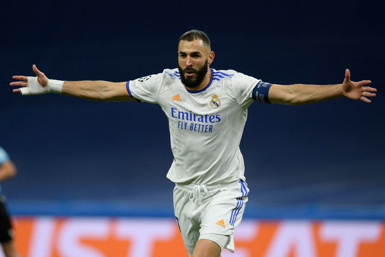 Karim Benzema strzelił w środowym meczu 1000. gol Realu Madryt w historii występów klubu w Lidze Mistrzów.