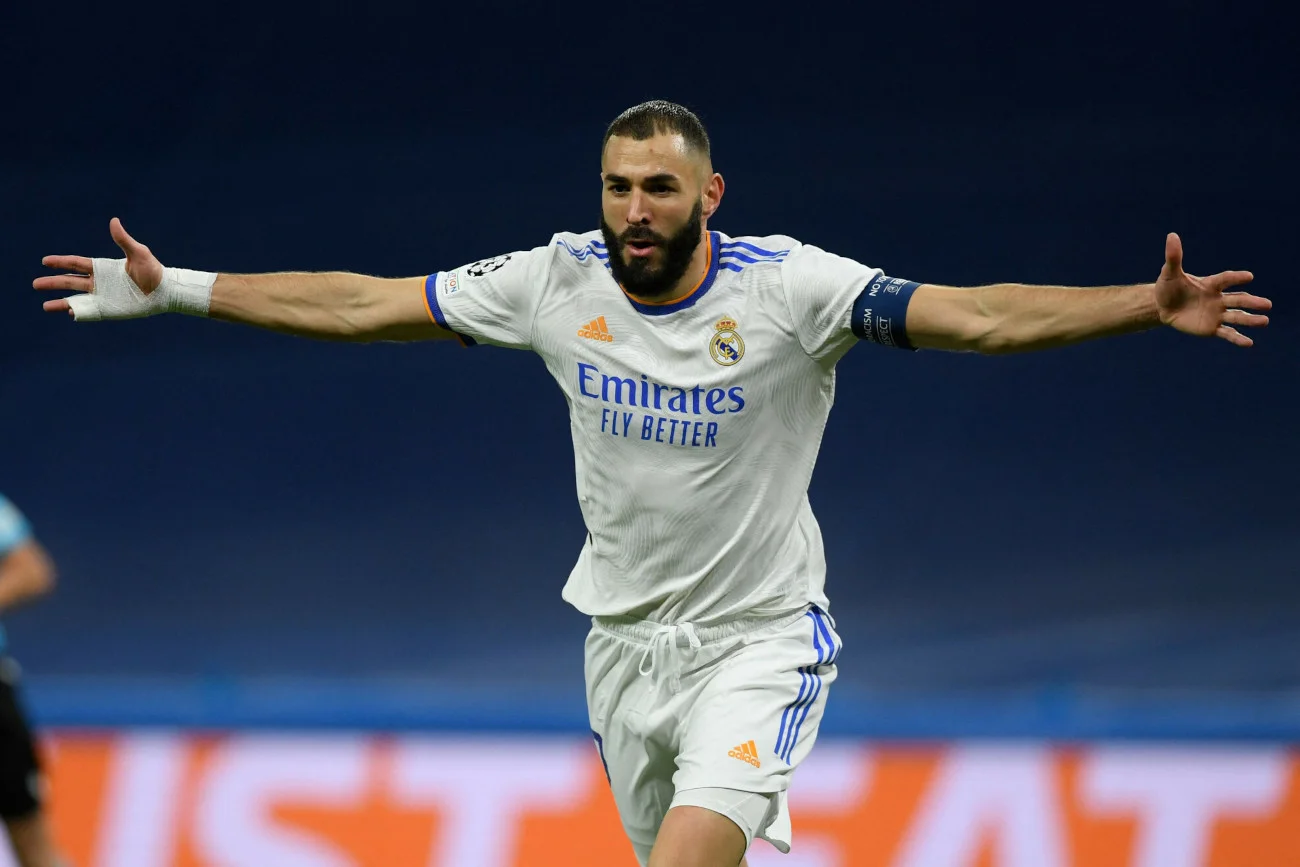 Karim Benzema strzelił w środowym meczu 1000. gol Realu Madryt w historii występów klubu w Lidze Mistrzów.