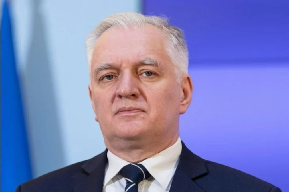 Wicepremier Jarosław Gowin podczas konferencji prasowej przyznał, że odmrażanie handlu i usług powinno nastąpić po weekendzie majowym.