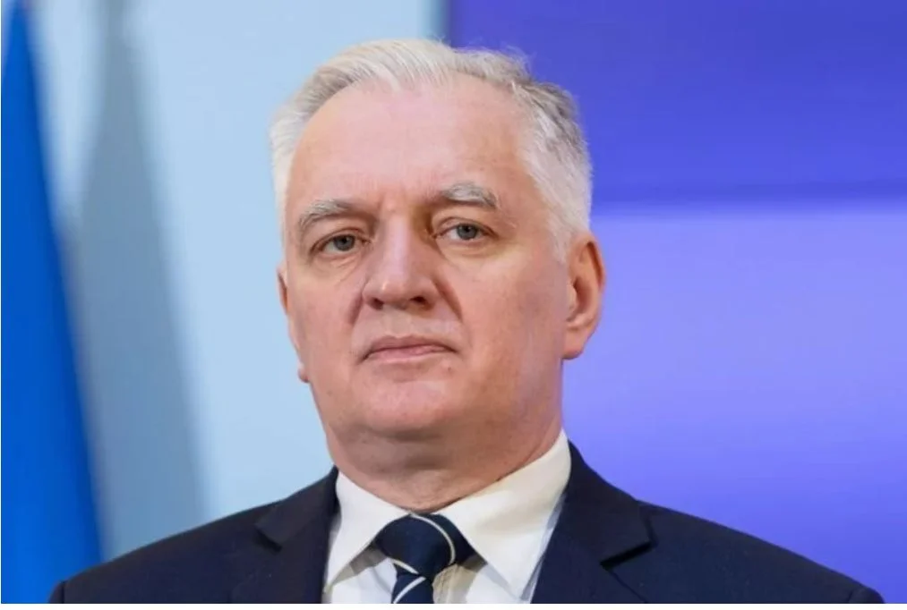 Wicepremier Jarosław Gowin podczas konferencji prasowej przyznał, że odmrażanie handlu i usług powinno nastąpić po weekendzie majowym.